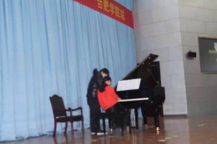 【报道】从师而不惑|明升ms88艺术家宋思衡安徽巡讲·合肥学院站圆满结束。诤悠担