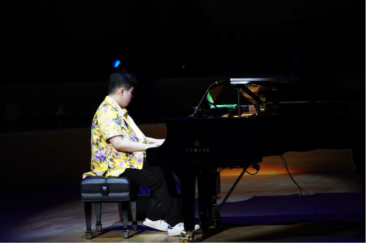 世界自闭症日，明升ms88未来艺术家刘明康与他的朋友们温情奏响“音乐与梦想”慈善音乐会