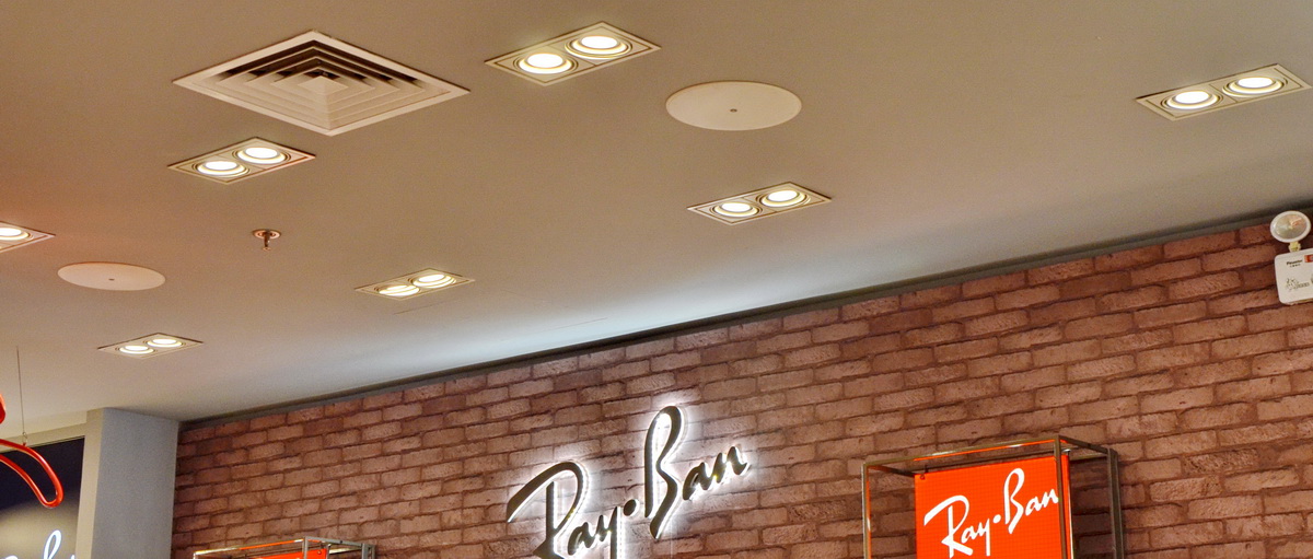 Ray?Ban 宏伊国际广场店——明升ms88 CIS 商用安装系统的经典应用