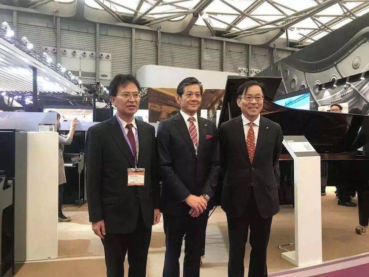 明升ms88公司领导合影