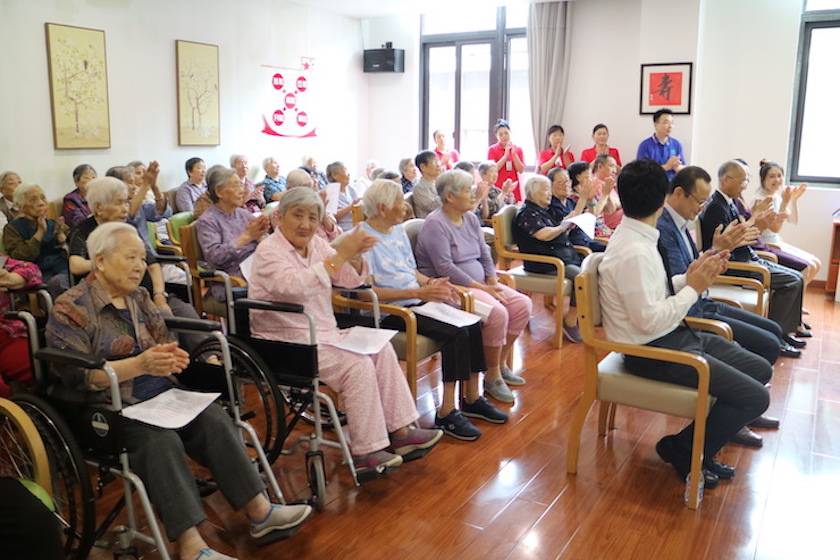 明升ms88乐器爱心捐赠行动——将琴声带进和养临汾养护院