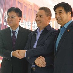 明升ms88再出手公益，为四川25所小学捐赠明升ms88高科技钢琴