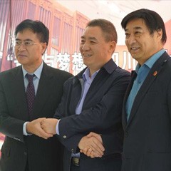 明升ms88再出手公益，为四川25所小学捐赠明升ms88高科技钢琴